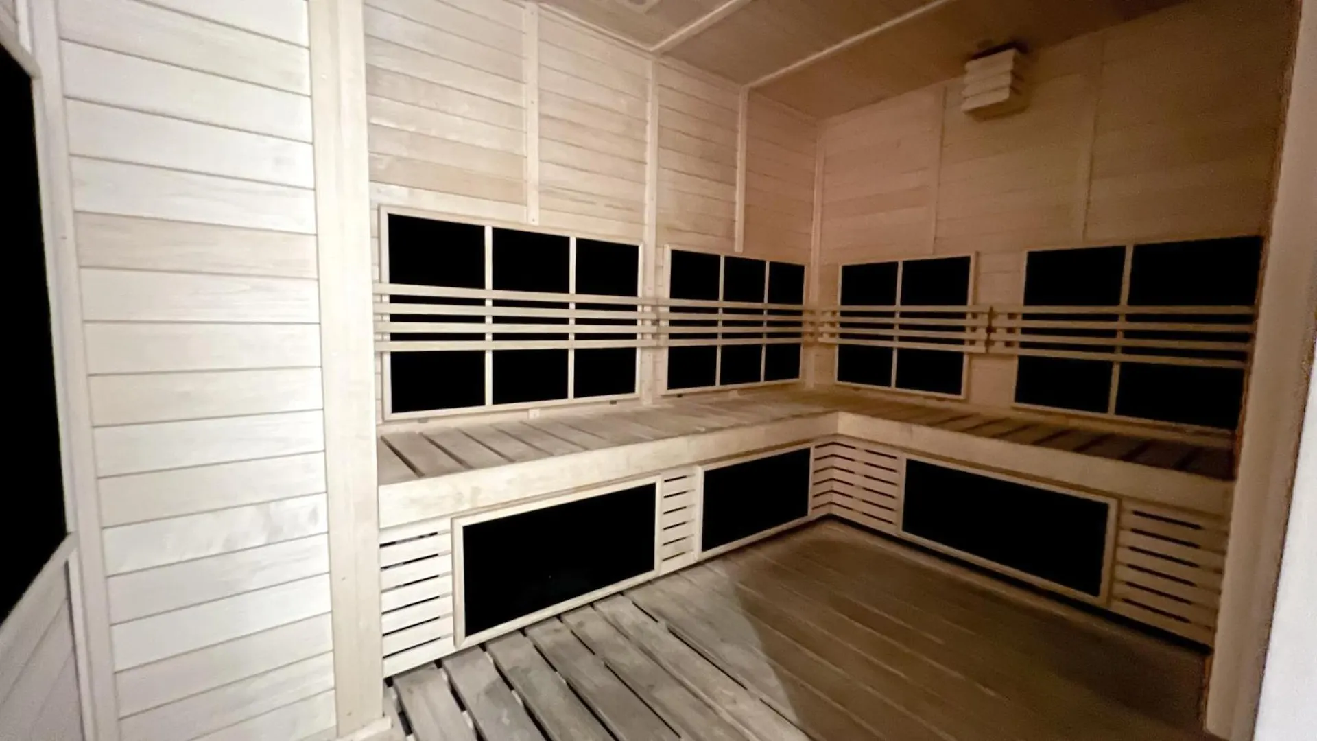 Brand New Luxury 2-Bedroom Apartment With Sofa-Bed Dubai