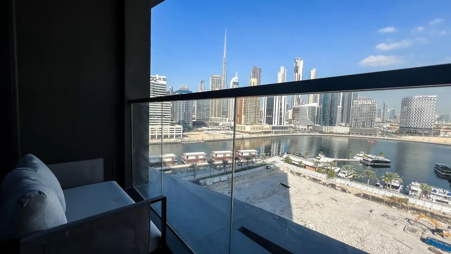 Brand New Luxury 2-Bedroom Apartment With Sofa-Bed Dubai