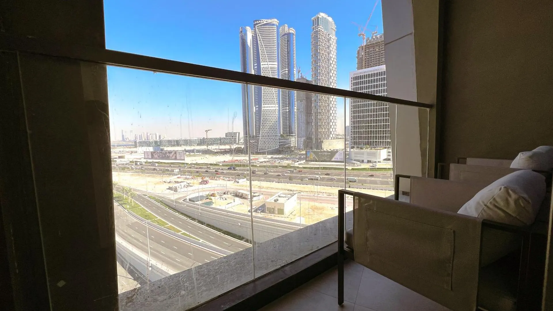 Brand New Luxury 2-Bedroom Apartment With Sofa-Bed Dubai 0*,  United Arab Emirates