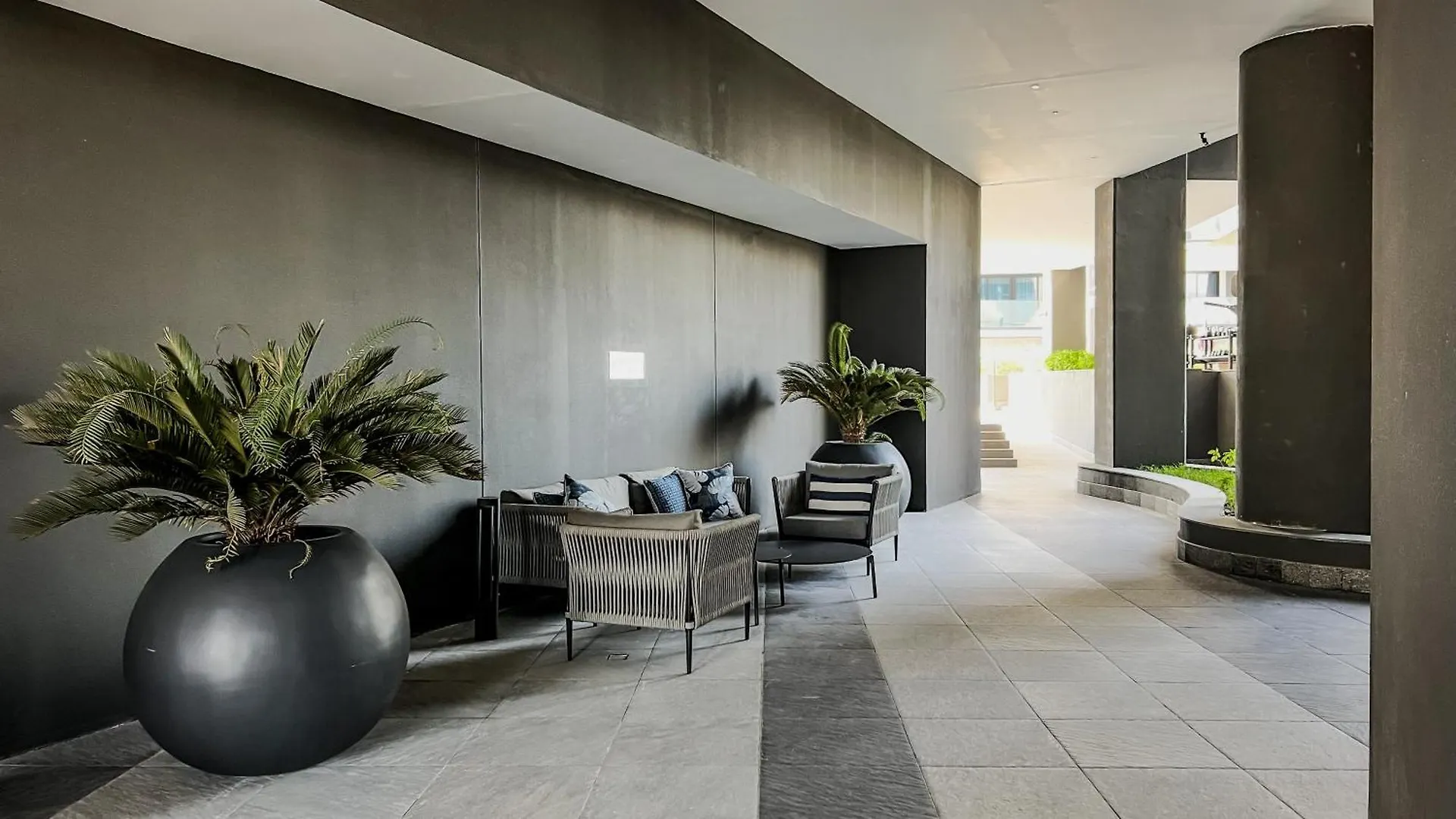 Brand New Luxury 2-Bedroom Apartment With Sofa-Bed Dubai 0*,
