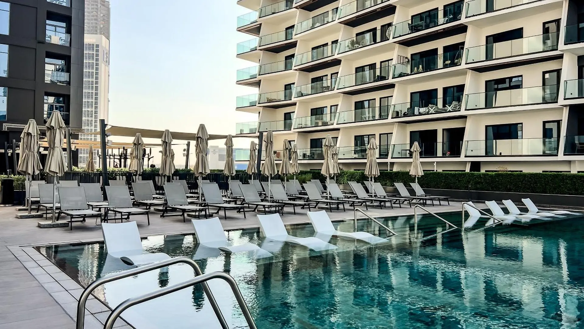 Brand New Luxury 2-Bedroom Apartment With Sofa-Bed Dubai