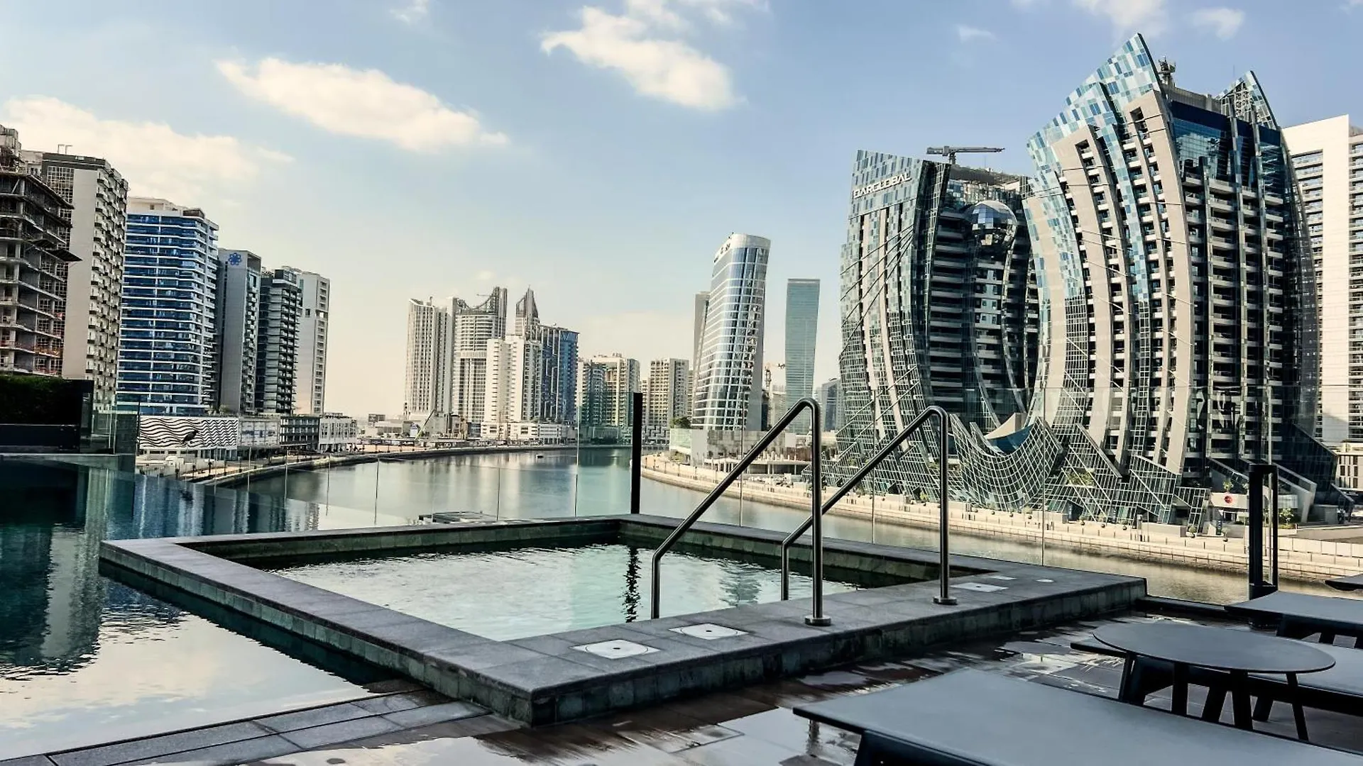 Brand New Luxury 2-Bedroom Apartment With Sofa-Bed Dubai