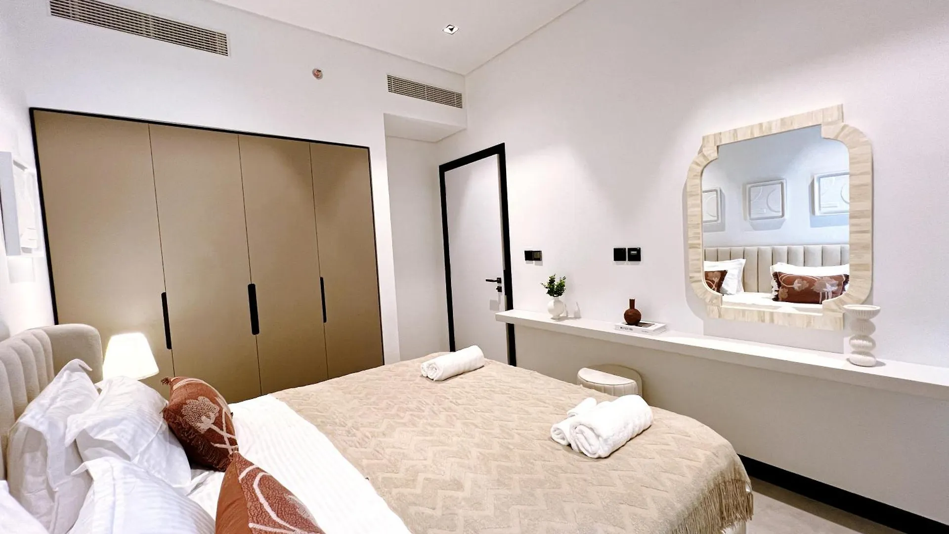 Brand New Luxury 2-Bedroom Apartment With Sofa-Bed Dubai