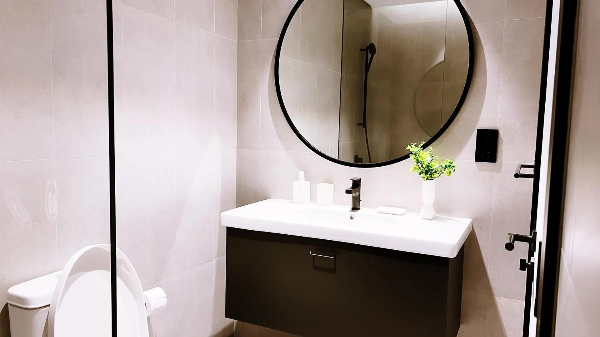 Brand New Luxury 2-Bedroom Apartment With Sofa-Bed Dubai